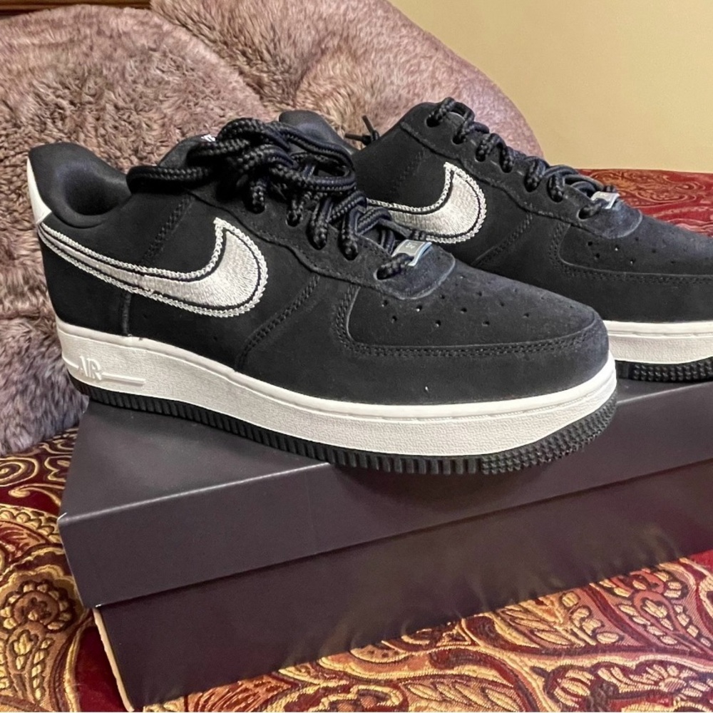 Nike Men's Black & White Suede Tennis Shoe Sneakers AF1 LV8 07 size 7 Brand New